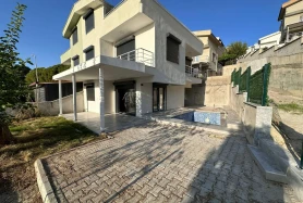 KUŞADASI DAVUTLAR SATILIK 4+1 TRİPLEX VİLLA