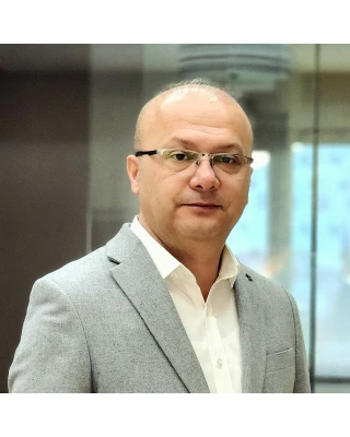 Ayhan Uğur