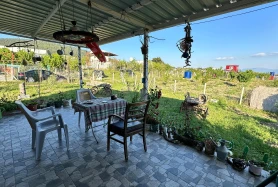 Prefabrik Yapısıyla Hazır 369m2 Bornova Yakaköy'de Hisseli Tarla